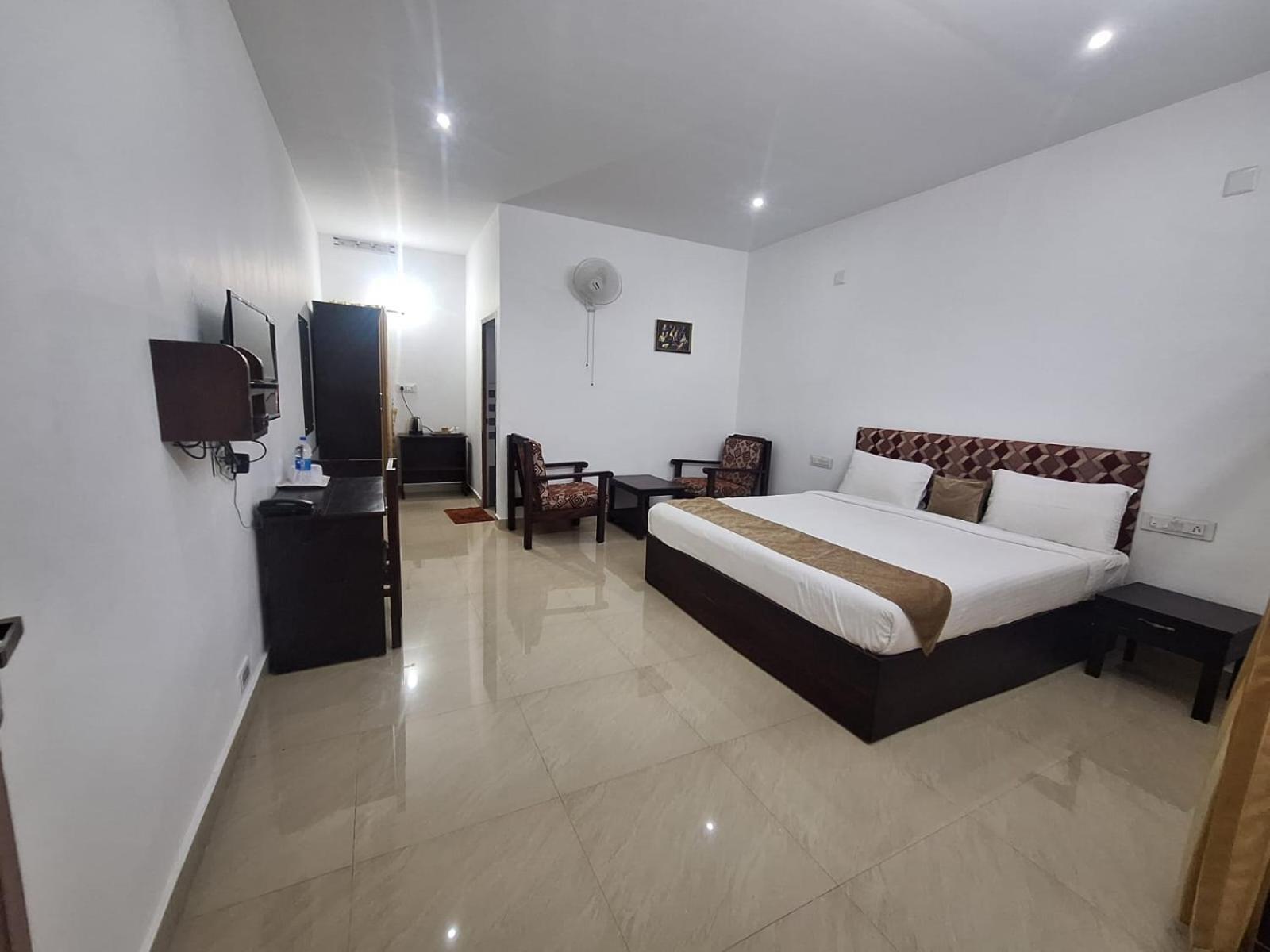Green Aura Hotel Szultán Bathery Kültér fotó
